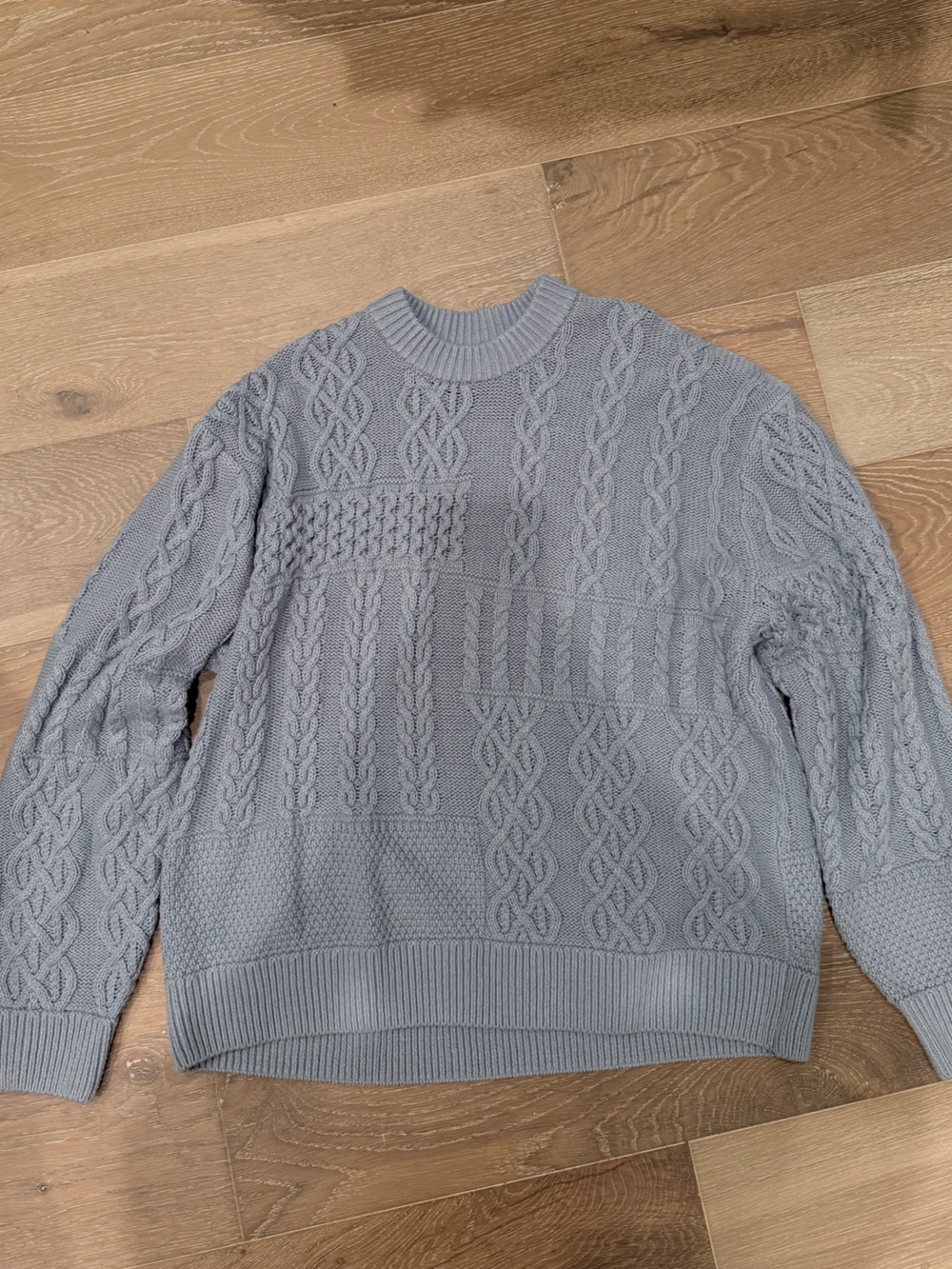 Abercrombie & Fitch Gray Cable Knit Crewneck Sweater